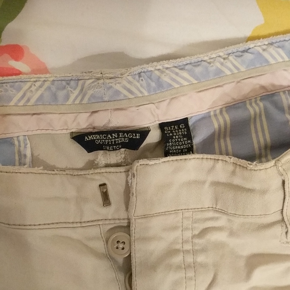 Tan shorts - Picture 2 of 3